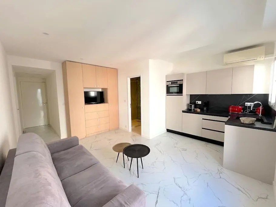 Joli Studio - Studio Neuf Terrasse Clim Wi-Fi 2 Min. Des Plages Antibes